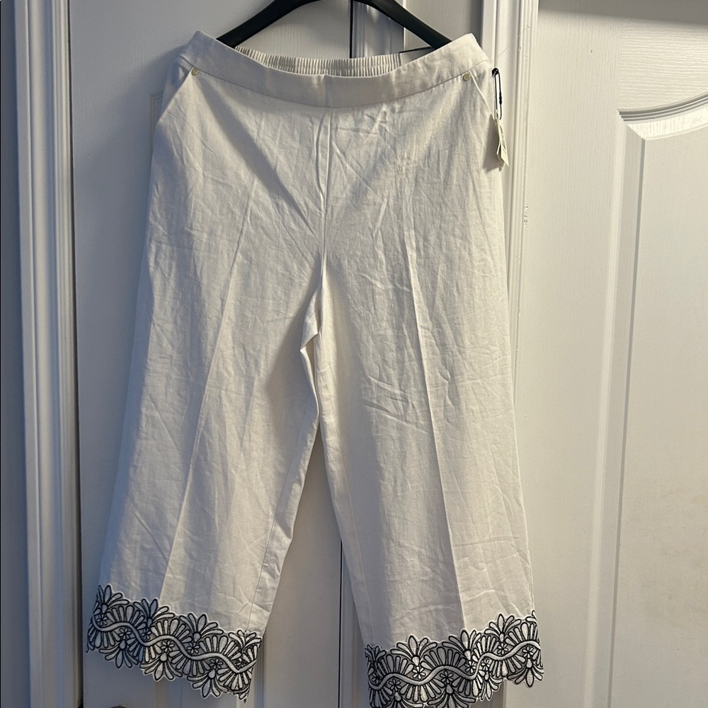 Anne Klein White Wide Leg Pants with Black Lace Trim